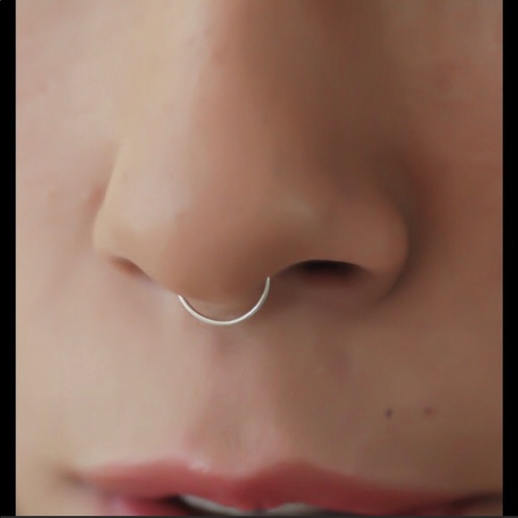 925 SS Skinny Faux/Fake Septum Ring - Picture 2 of 3